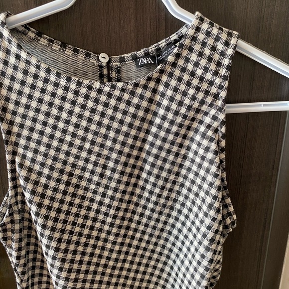 Gingham Ruched Mini Dress 🖤🤍 BRAND NEW - Picture 2 of 4